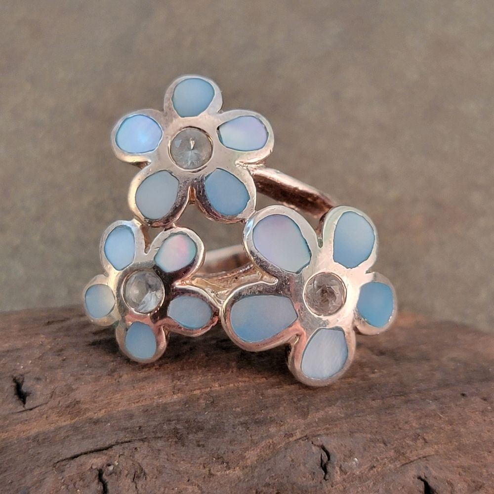 Château d'Argent Sterling Blue  Three Flower Mother of Pearl Sterling Ring - Picture 2 of 8